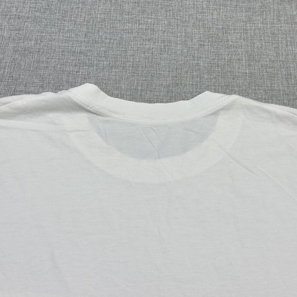 Lululemon Shirt Mens Large White Short Sleeve Crew Neck Pocket Logo Jersey - Picture 8 of 8